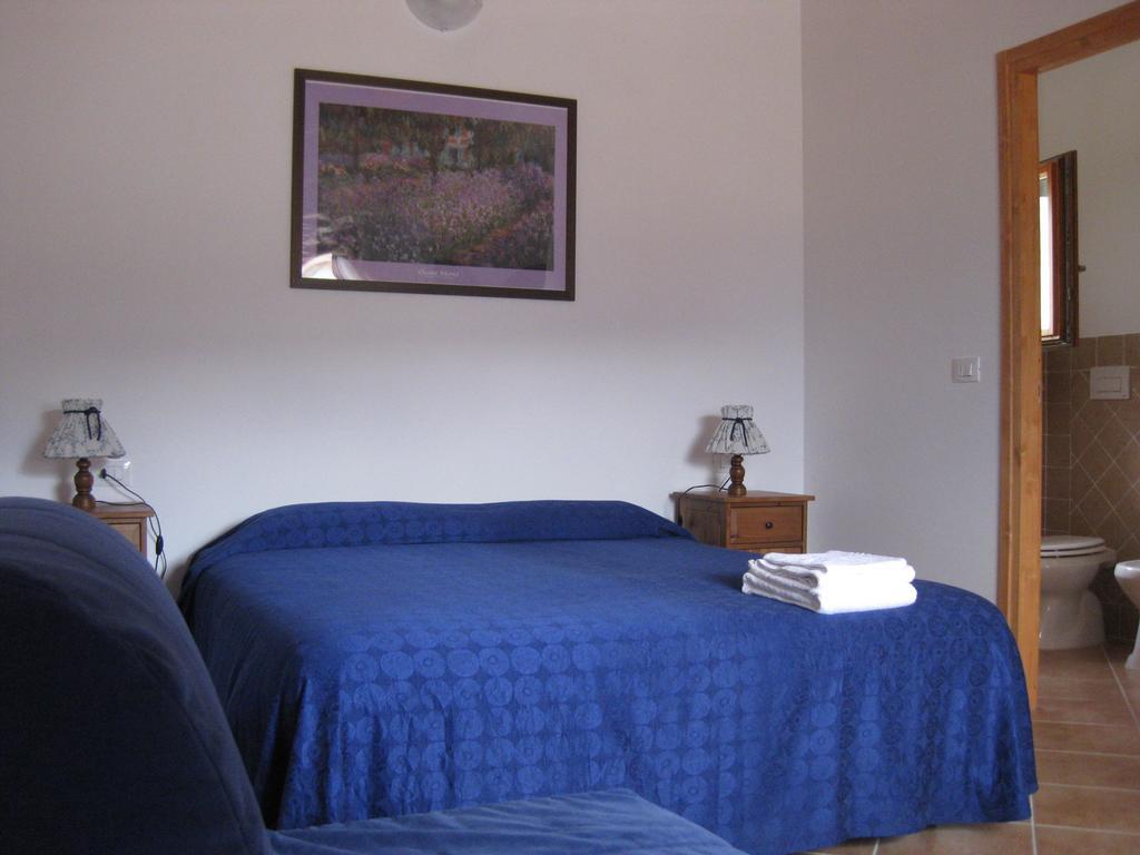 Bed and Breakfast La Collina Di Peppino Trasacco Exterior foto